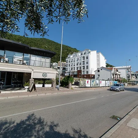 Tulip Apartment Budva